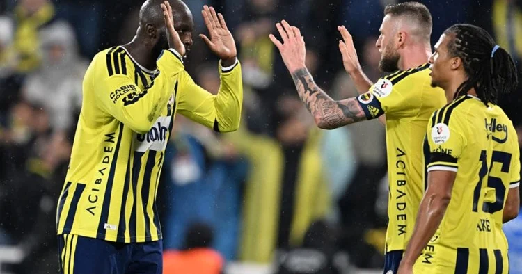 Fənərbaxça 3 xalı 3 qolla qazandı VİDEO