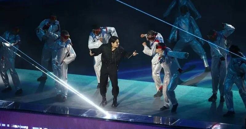 BTS bir ildə Spotify da 10 milyard dinlənmə rekordu qıran ilk qrup olub