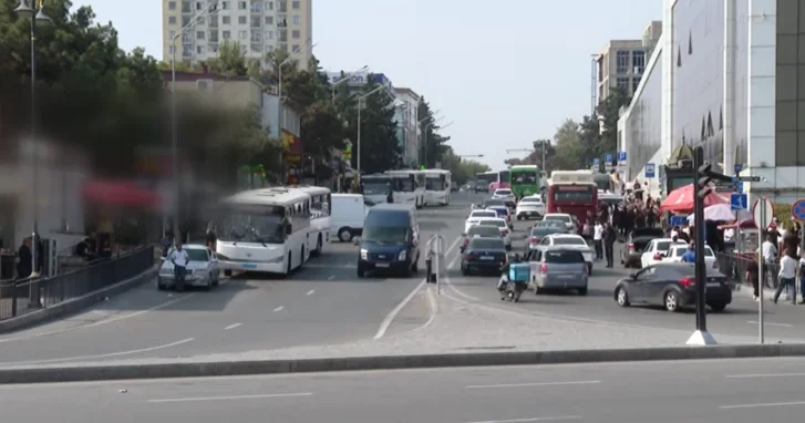 Нововведения в Баку: возле круга 20 Января организуют спецполосу для автобусов