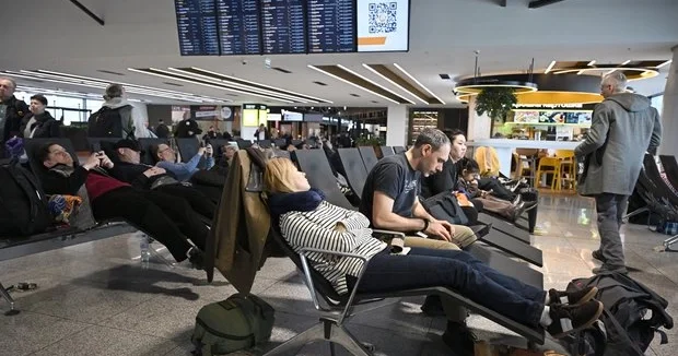 Moskva hava limanlarında 370 dən çox uçuş təxirə salındı