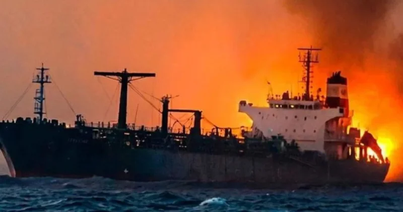 Media: Hörmüz boğazında 2 milyon bareldən çox neft daşıyan tanker minaya düşüb