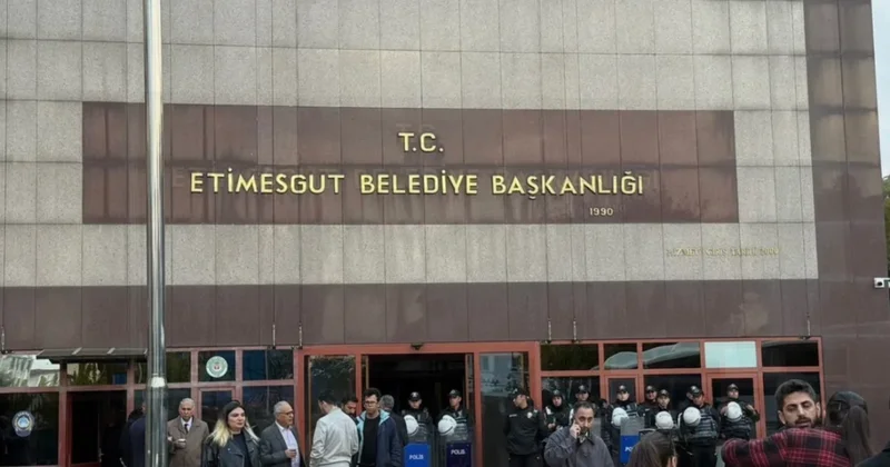 Türkiyədə istintaq: İki məmur həbs edildi
