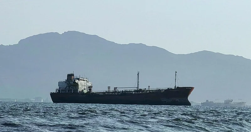 Yəmən sahillərində qaz tankeri VURULDU