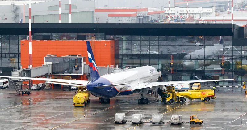 Rusiyada təyyarə reysləri iflic olub