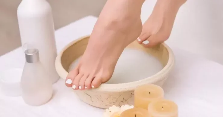Suya 3 qaşıq əlavə edin, dabanlarınız yumşalsın