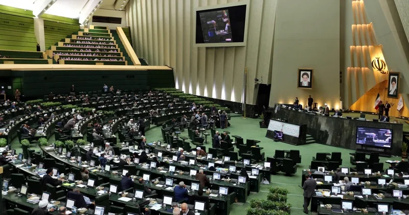 İran parlamenti müdafiə naziri vəzifəsinə namizədin məsələsinə baxacaq