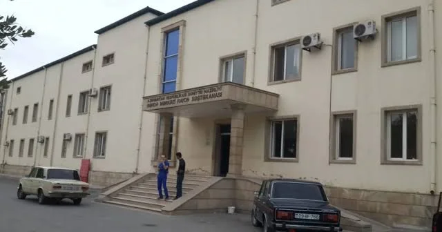 Xəstəni döyən tibb işçisi barədə qərar verildi Bərdə xəstəxanasında NƏLƏR OLUB?
