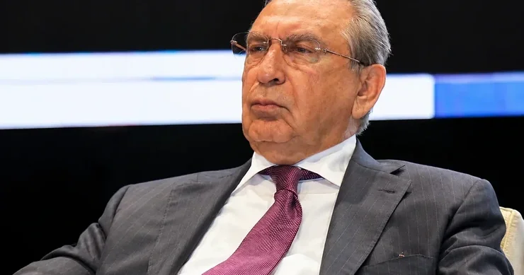 Boz kardinal ın ordenləri əlindən alına bilər: Ramiz Mehdiyev hansı təltiflərini itirəcək?