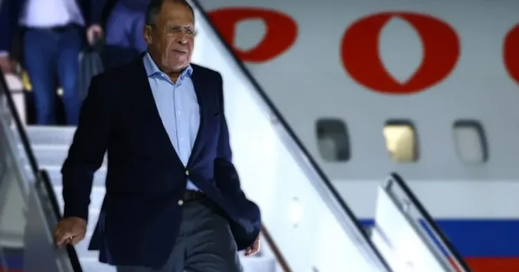 Lavrov Bəhreynə səfər ETDİ