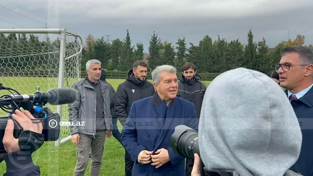 Barselonanın prezidenti Xuan Laporta Azərbaycanın yeniyetmə futbolçuları ilə görüşüb Xəbər saytı Son xəbərlər və Hadisələr