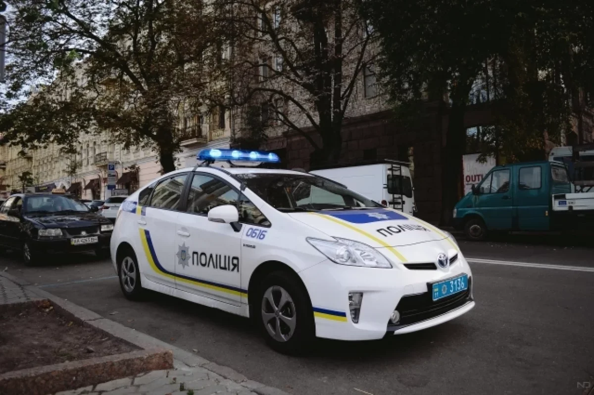 Ukrayna polisinə qumbaralı hücum edildi