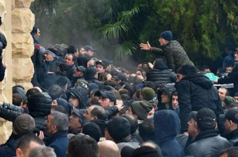 Abxaziyada prezidentin istefasından sonra müvəqqəti hökumət yaradılacaq