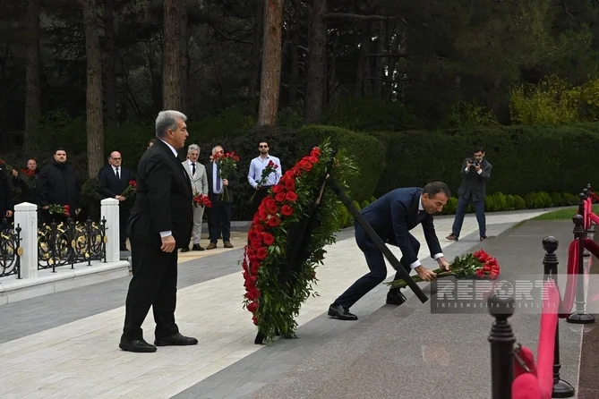 Xuan Laporta Heydər Əliyevin məzarını ziyarət edib Xəbər saytı Son xəbərlər və Hadisələr