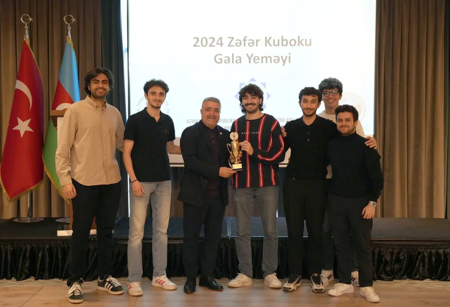 Qarabağ Zəfərinin ildönümü münasibətilə İstanbulda keçirilən futbol turnirinin qalib komandası mükafatlandırılıb AZƏRTAC