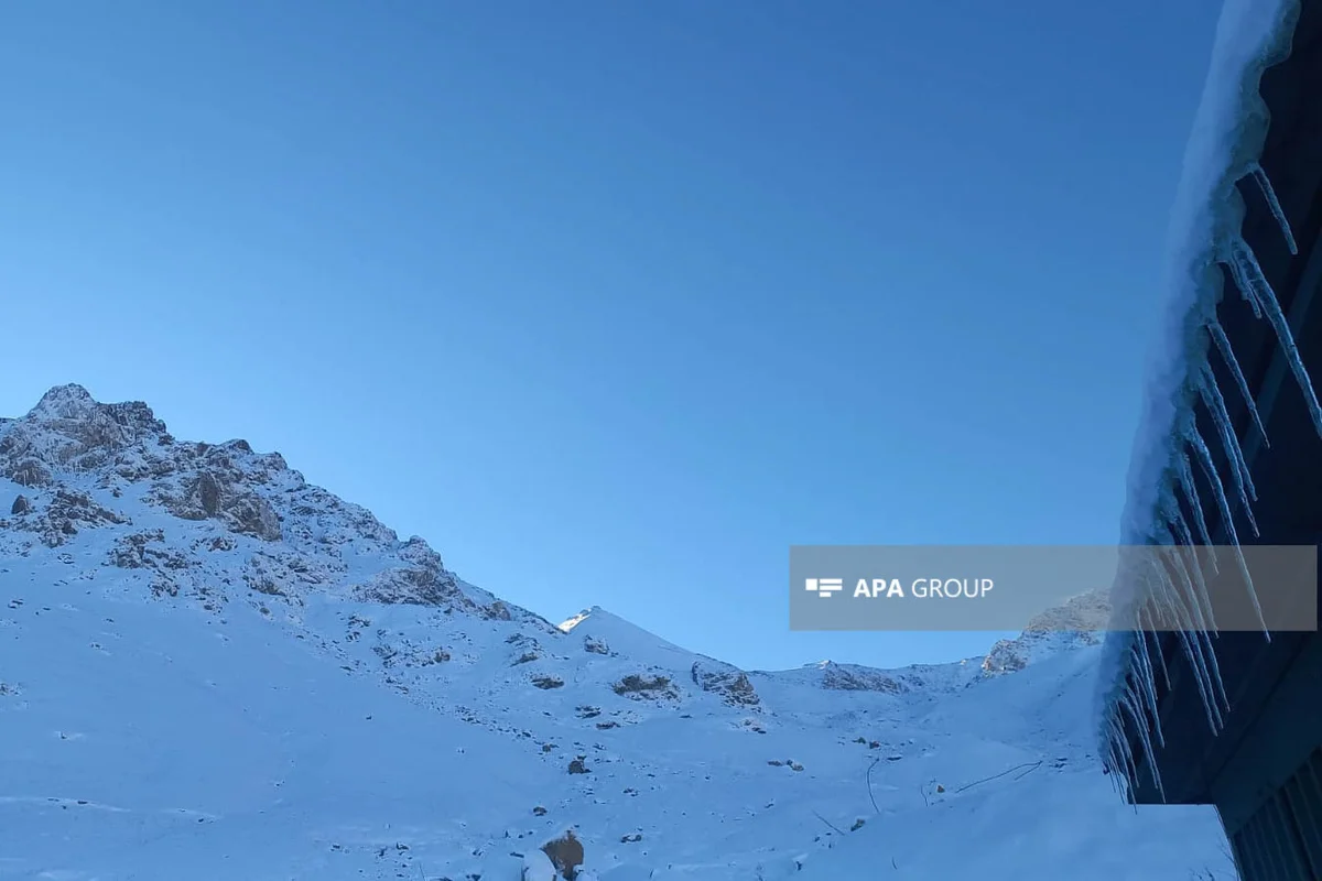 Ömər aşırımına güclü qar yağıb FOTO