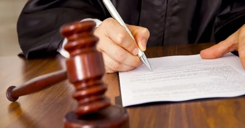 Türkiyədə 70 kiloqram qızılla saxlanılan keçmiş diplomatın məhkəməsi başlayıb