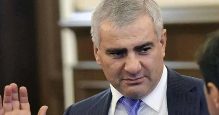 А выйдет ли Самвел?