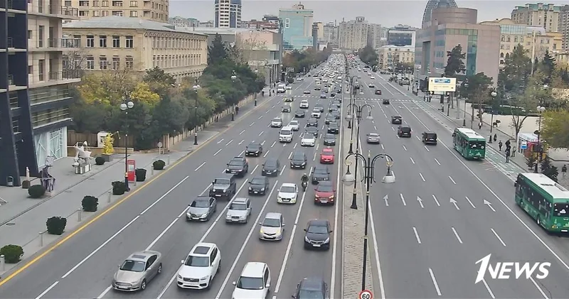 В Баку на ряде улиц и проспектов образовались пробки ФОТО СПИСОК