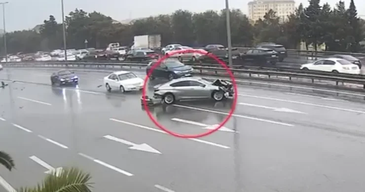 Bakıda yağışlı havalarda baş verən dəhşətli qəzaların GÖRÜNTÜLƏRİ