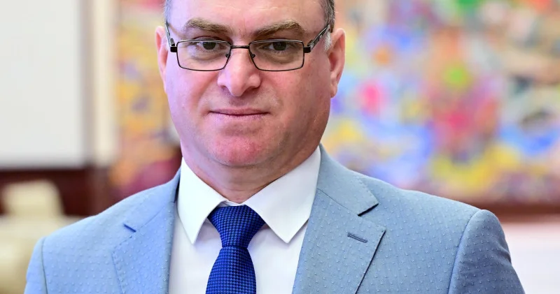 Uşaqlara meydan(ça) verin... Elşad Paşasoy yazır