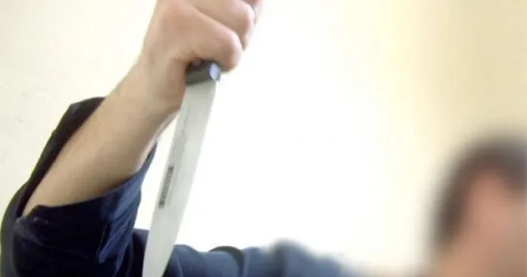 KAFEDƏ İNSİDENT: Bakı sakini başından bıçaqlandı