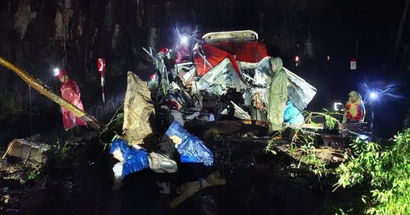 Vyetnamda torpaq sürüşməsi nəticəsində 6 nəfər ölüb