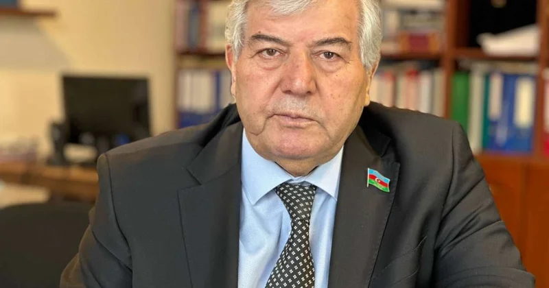 İmperiya xəyalpərəstliyinin son gecəsi... Sabir Rüstəmxanlı