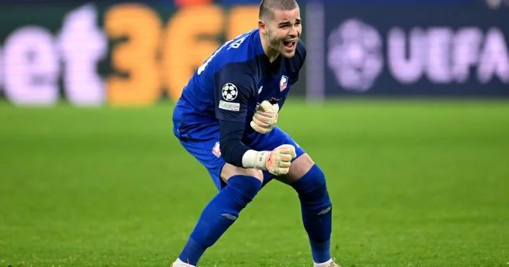 Millimizdən qol buraxan qapıçı tarixə düşdü İdmanXəbər