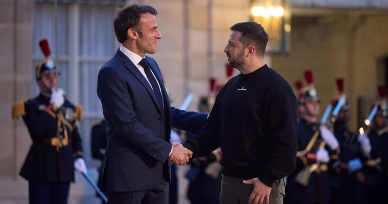 Макрон и Зеленский подписали соглашение о передаче Украине истребителей Rafale и системы ПВО SAMP/T