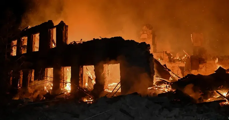 “Ukraynada növbəti gecə hücumları: Odessa limanları və Balakleya yaşayış məhəllələri hədəfə alınıb“ Ukrayna mətbuatı