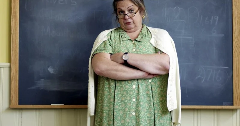 Эмин Амруллаев: Невыгодно отправлять учителей работать в села Minval Politika