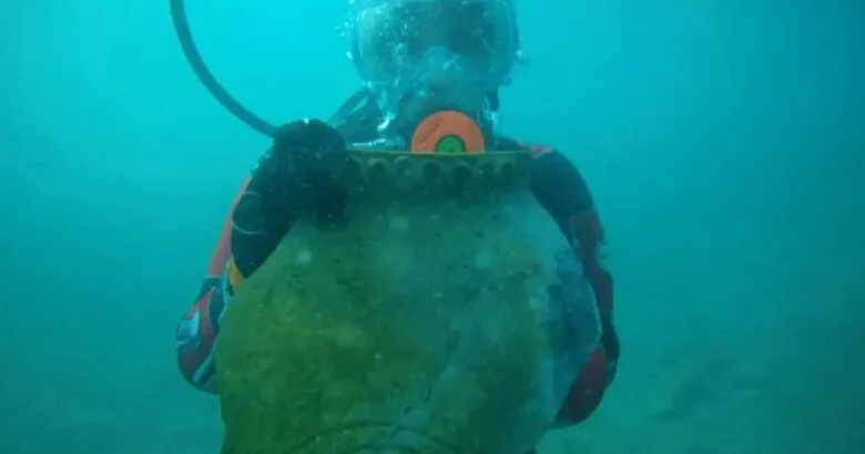 Gölün dibində qədim müsəlman nekropolu tapılıb