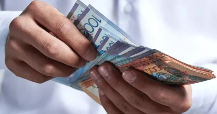 İşsiz qazaxıstanlılara milyonlarla pul paylanılıb