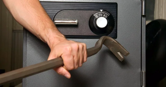 Bank qarət edilib 2,6 min dollar oğurlanıb