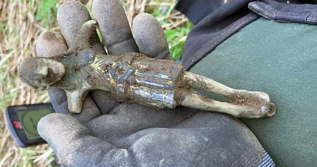 Norveçdə İsa Məsihin 800 illik qızılı heykəli tapılıb...