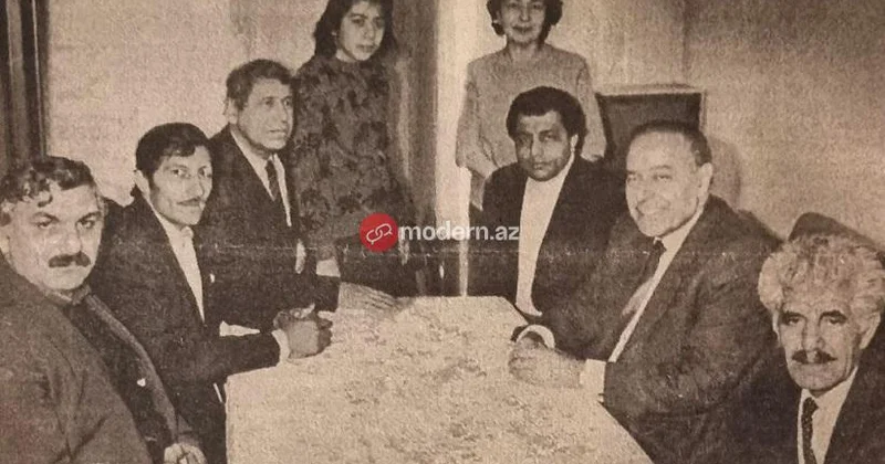 Bir şəklin tarixçəsi: Heydər Əliyev dostları ilə Cəlal Əliyevin evində FOTO