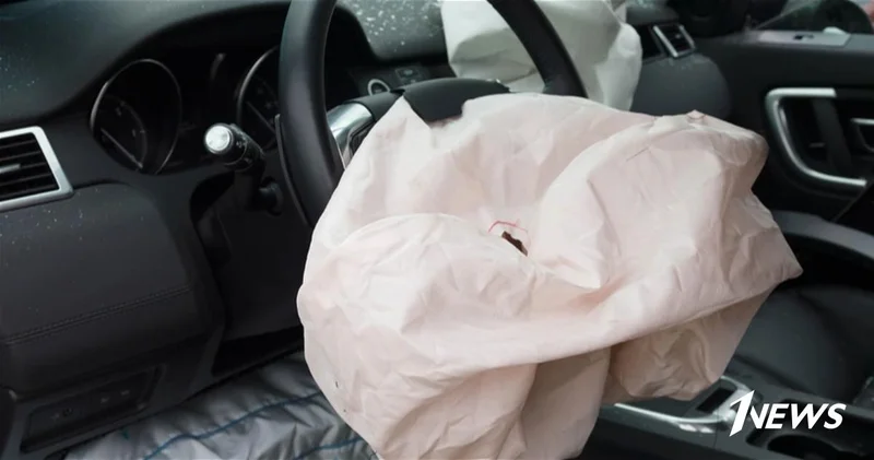 В Сальяне легковушка столкнулась с грузовиком КамАЗ , есть пострадавшие