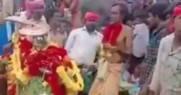 Hindistanda TRAGİKOMİK HADİSƏ Uça bildiyini sübut etmək istədi, qayadan yıxılıb öldü ANBAAN VİDEO