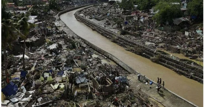 Filippində iki tayfun nəticəsində 300 ə yaxın adam ölüb