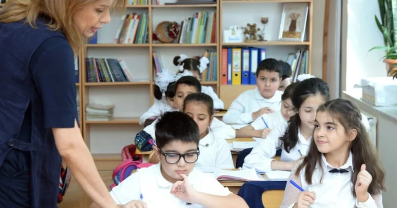 Амруллаев переводит учителей на полный рабочий день