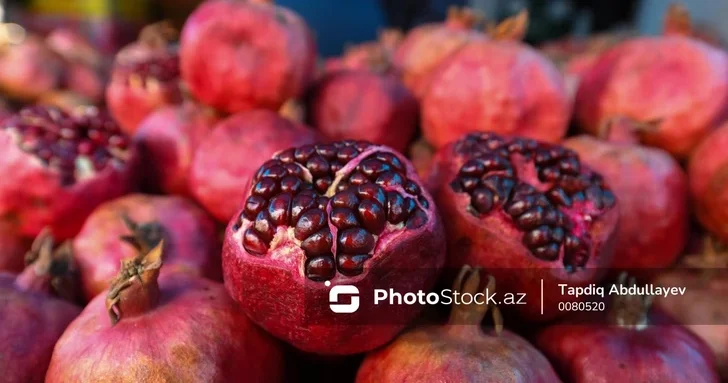 Аномальная жара и дожди ударили по урожаю граната в Азербайджане: фермеры несут убытки
