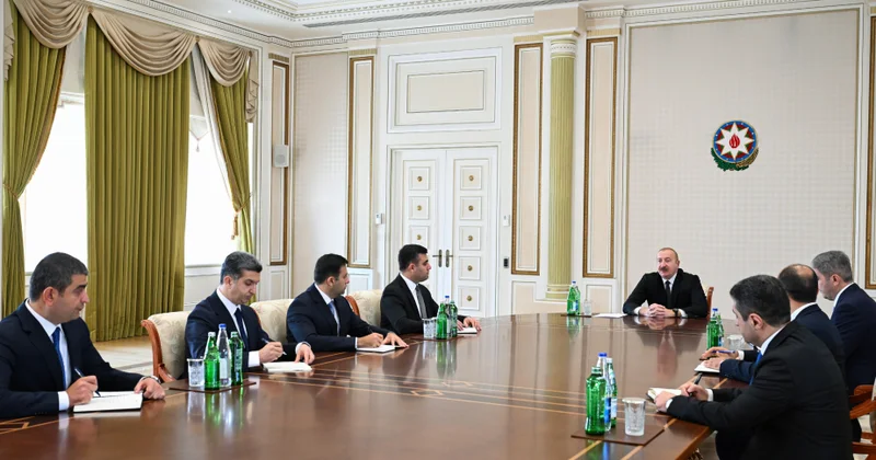 Azərbaycan vətəndaş məmur münasibətlərində yeni bir dövrə qədəm qoymaqdadır ŞƏRH EDİLDİ