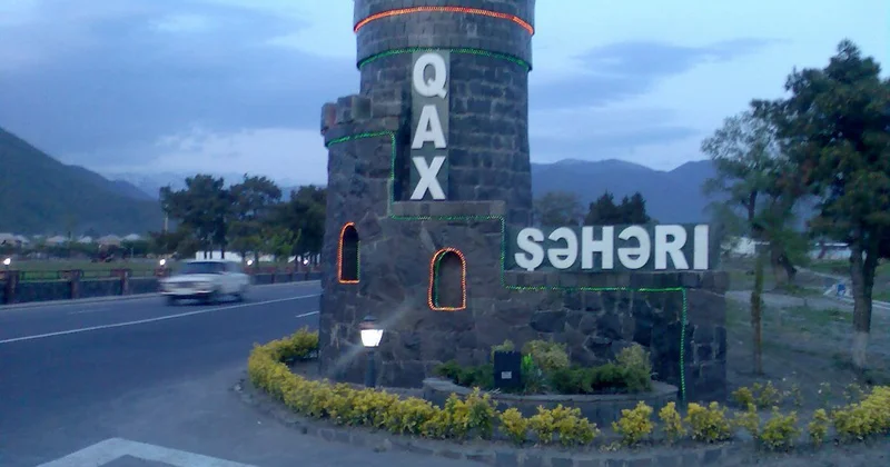 Qaxda ata mülkünə görə dava: 65 yaşlı kişi bacısına xəsarət yetirdi