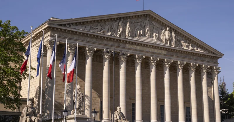 Fransada büdcə müzakirələri: hökumət və parlamentin iki palatası arasında qarşıdurma başlaya bilər