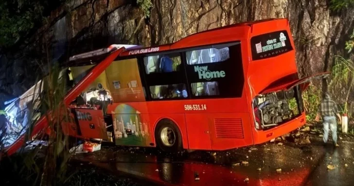 Смертельный оползень во Вьетнаме: шесть погибших в автобусной катастрофе