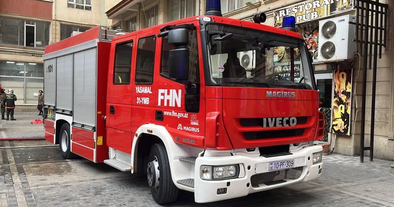 Пожар в 9 этажном здании в Баку