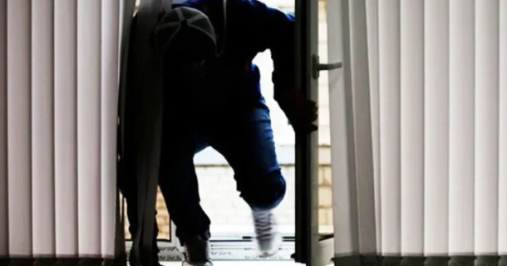 Bakıda OFİSDƏN OĞURLUQ: saxlanılanlar var