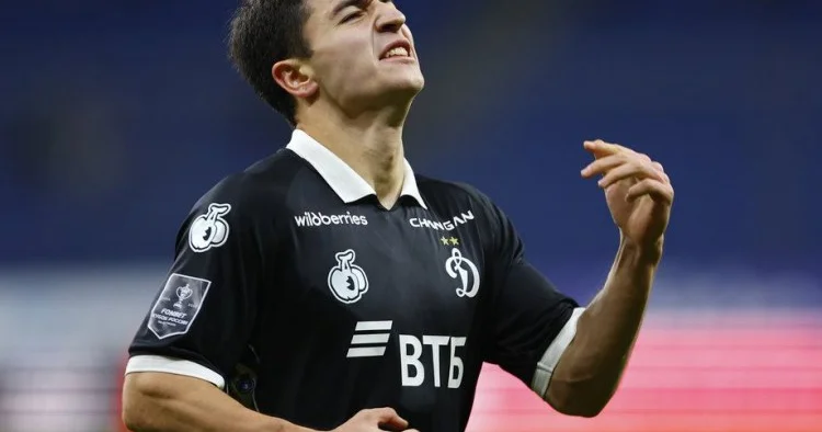 Atamın azərbaycanlı olmasına hörmətlə yanaşıram, amma mən Rusiyada anadan olmuşam