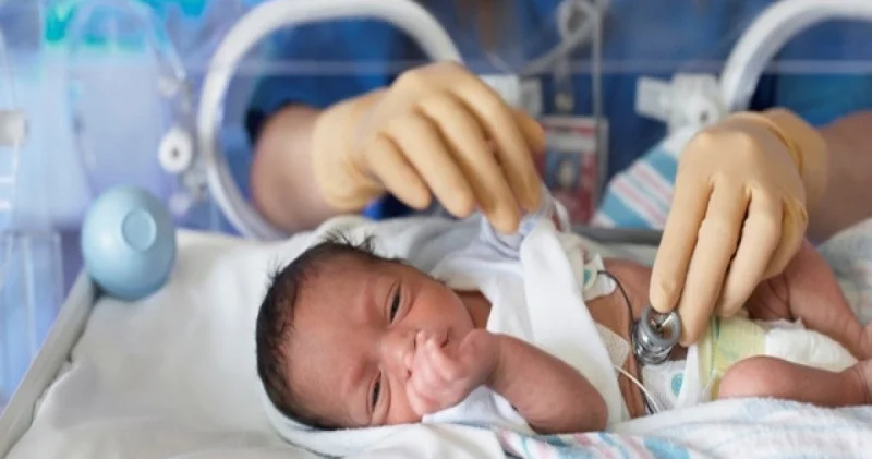 Erkən müdaxilə vaxtından əvvəl doğulmuş körpələrin həyatını dəyişir
