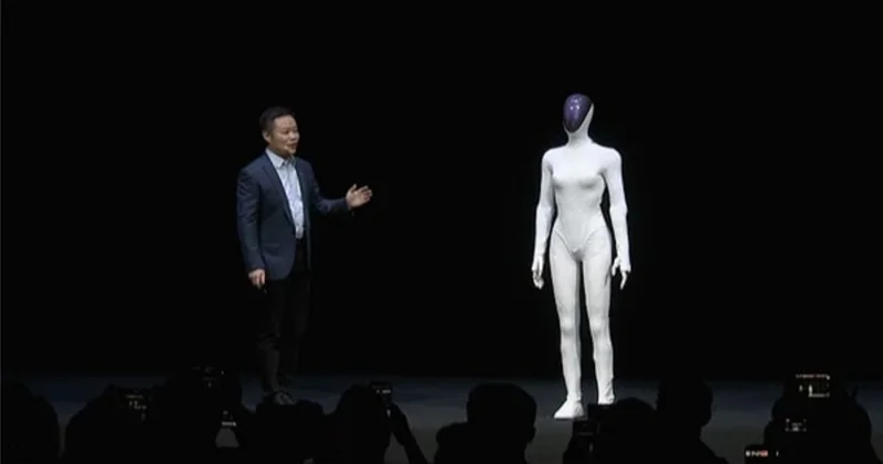 Китайская компания представила робота с человеческой походкой ВИДЕО